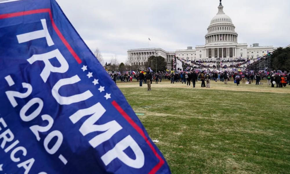 Πώς θα απομακρυνθεί ο Τραμπ πριν λήξει η θητεία του;